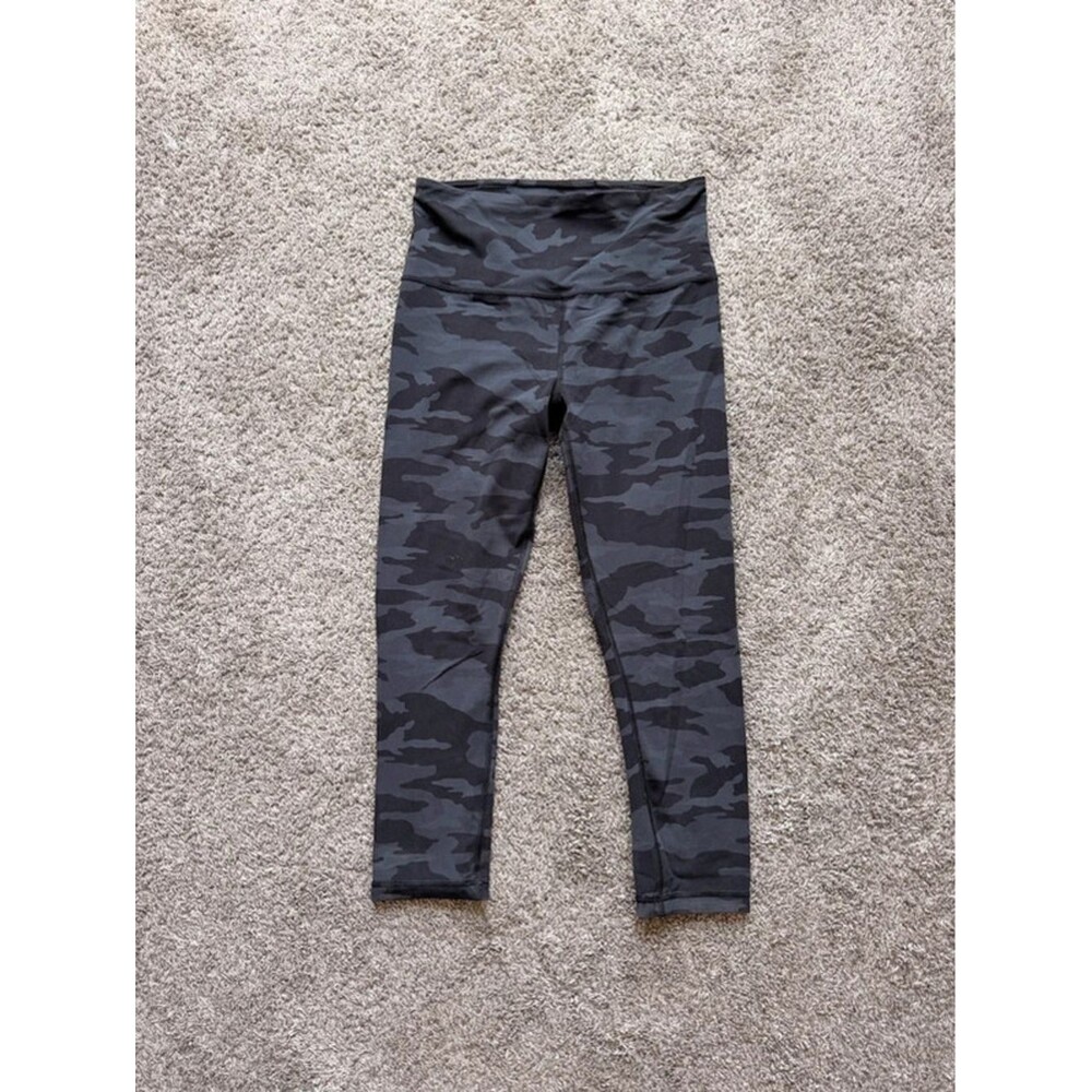 Athleta Elation Capri Leggings — Size Small
